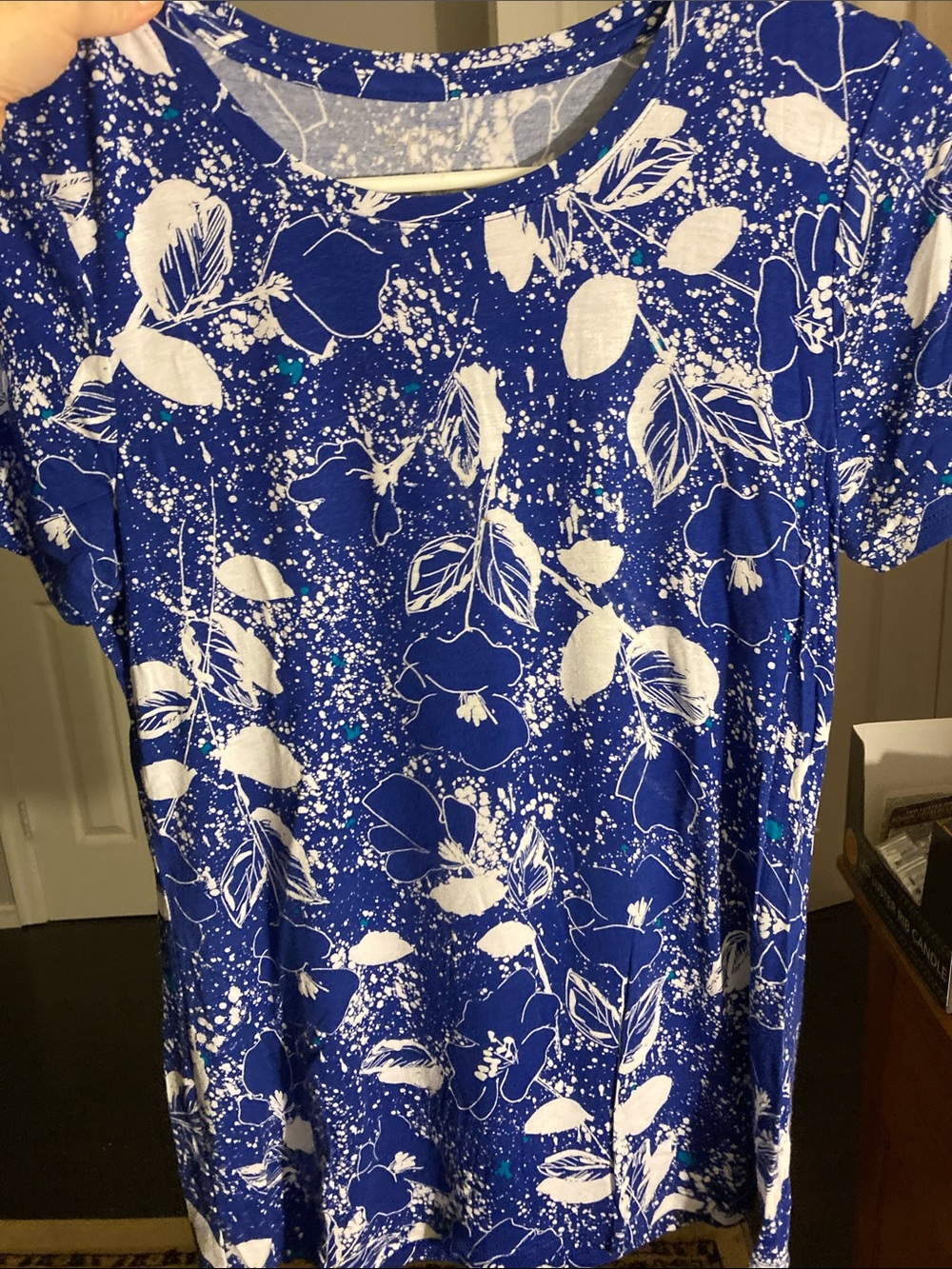 Apt. 9 Blue and White Floral Short Sleeve Tee XS